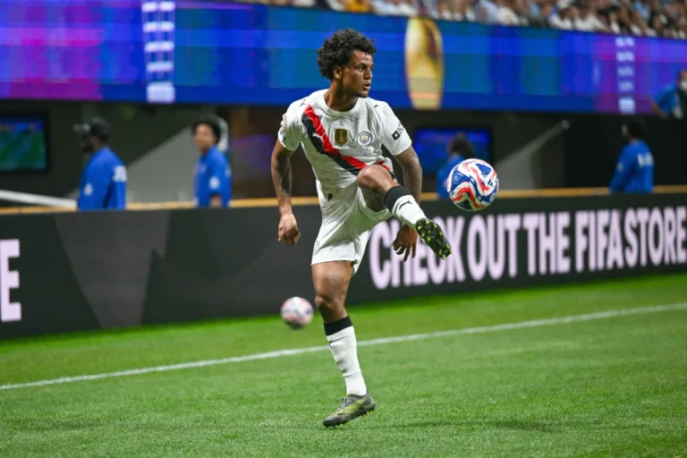 Oscar Bobb courtisé par la Juventus ©Alamy