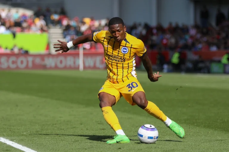 Pervis Estupiñan débarque au Milan AC ©Alamy