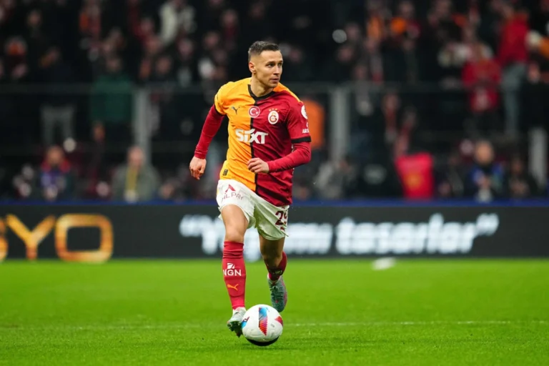 Przemyslaw Frankowski visé par le Paris FC ©Alamy