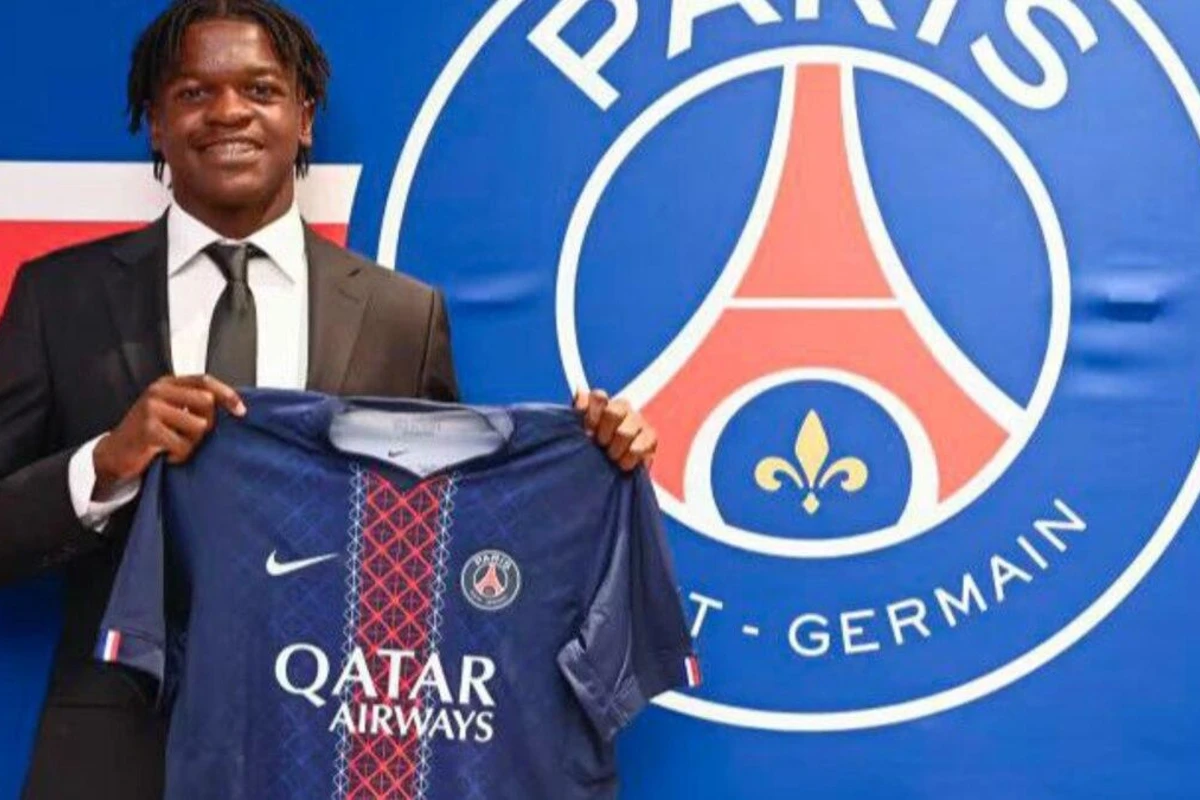 Le PSG offre un premier contrat pro à un titi