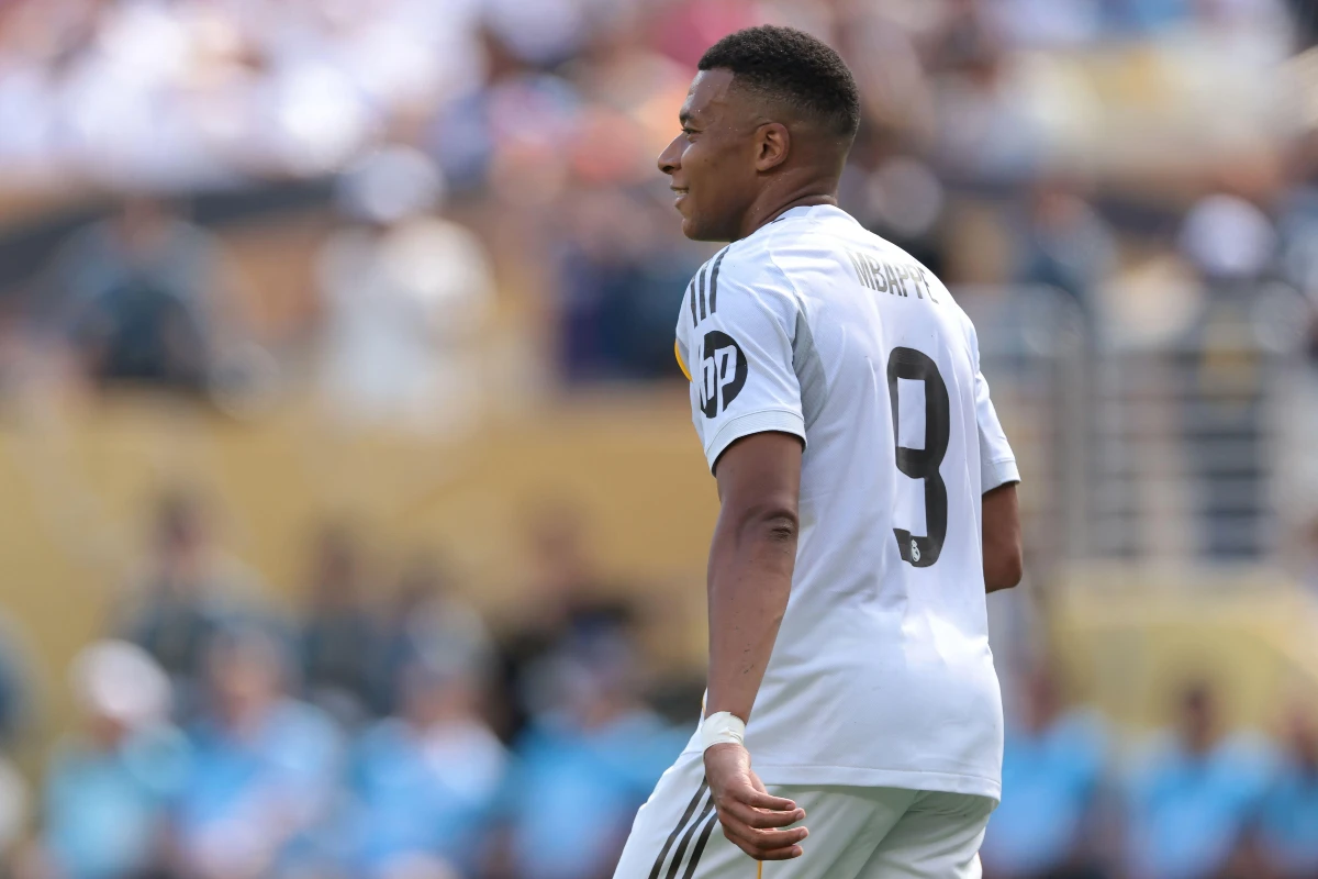 Real Madrid : Kylian Mbappé change officiellement de dossard