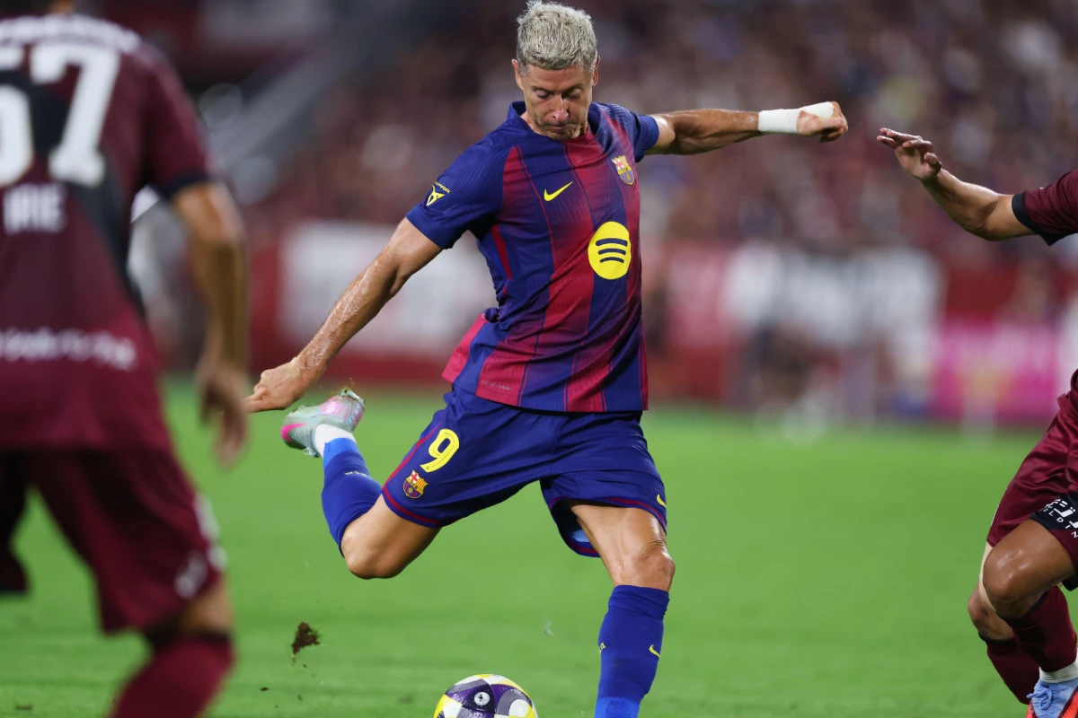 FC Barcelone: Lewandowski prend la parole sur son avenir
