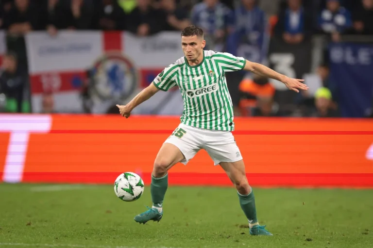 Romain Perraud avec le Betis @Alamy