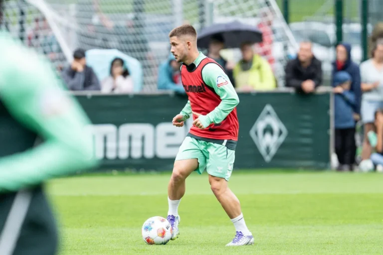 Romano Schmid avec le Werder Brême @Alamy