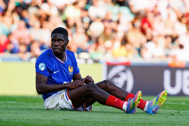 Thierno Barry proche d'Everton ©Alamy