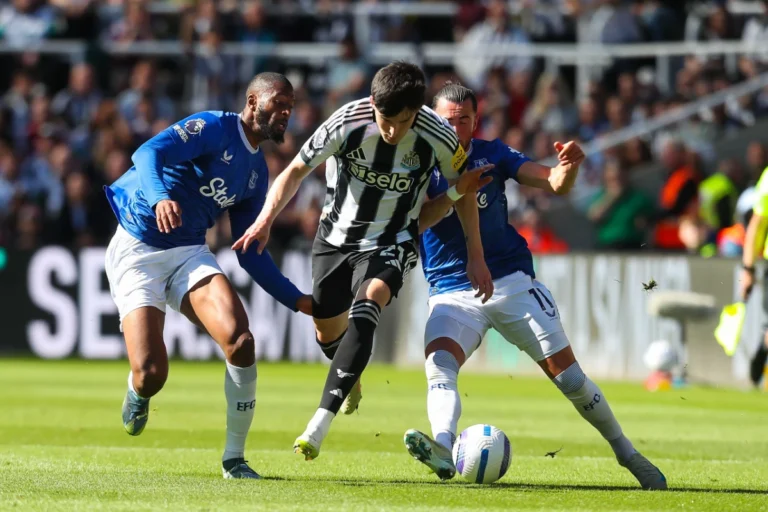 Tino Livramento visé par Man City ©Alamy