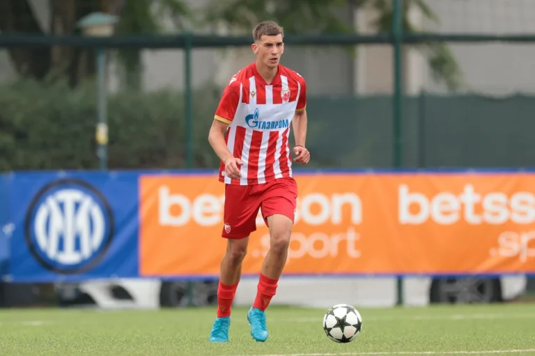 Veljko Milosavljević avec l'Etoile Rouge Belgrade @Alamy