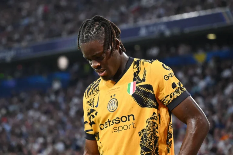 Yann Bisseck avec l'Inter Milan @Alamy