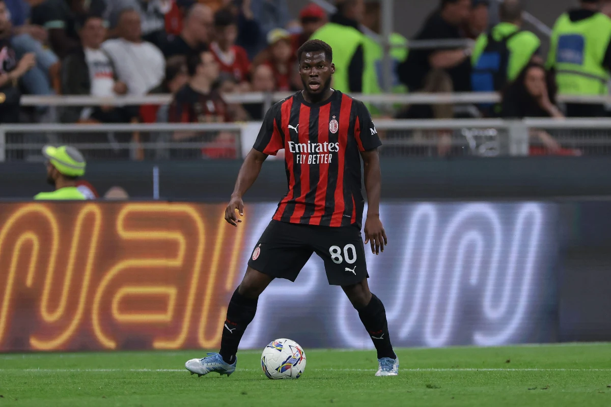 Milan AC : Trois clubs anglais visent Yunus Musah