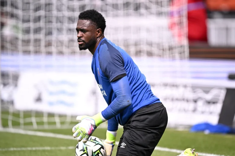 Yvon Mvogo intéresse Brest @Alamy