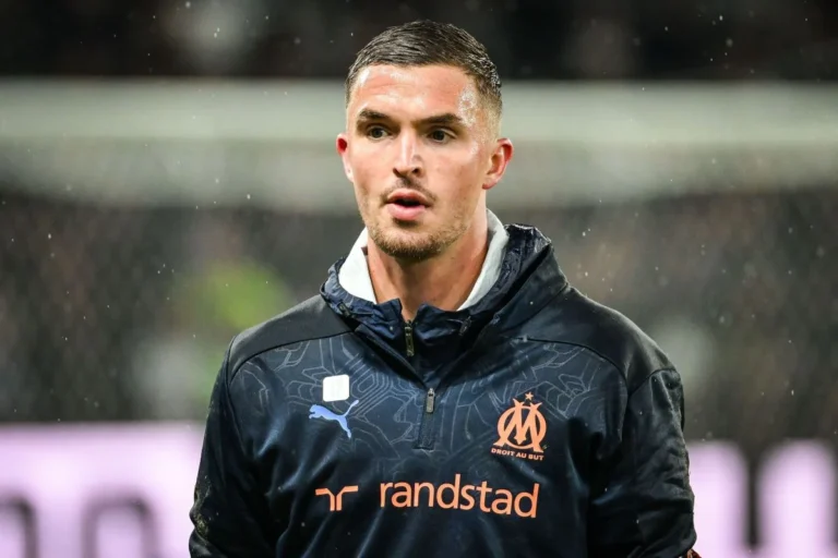 Jeffrey de Lange à l'échauffement avec l'OM @Alamy