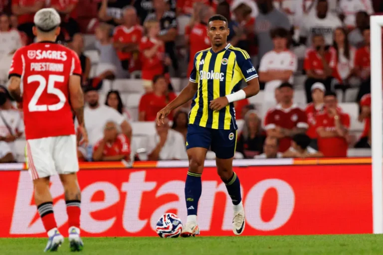 Alexander Djiku visé par Lille ©Alamy