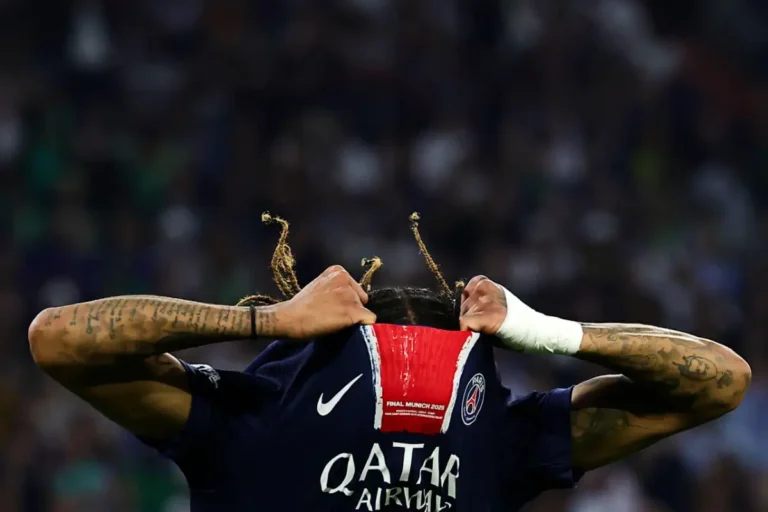 Bradley Barcola sous les couleurs du PSG ©Alamy