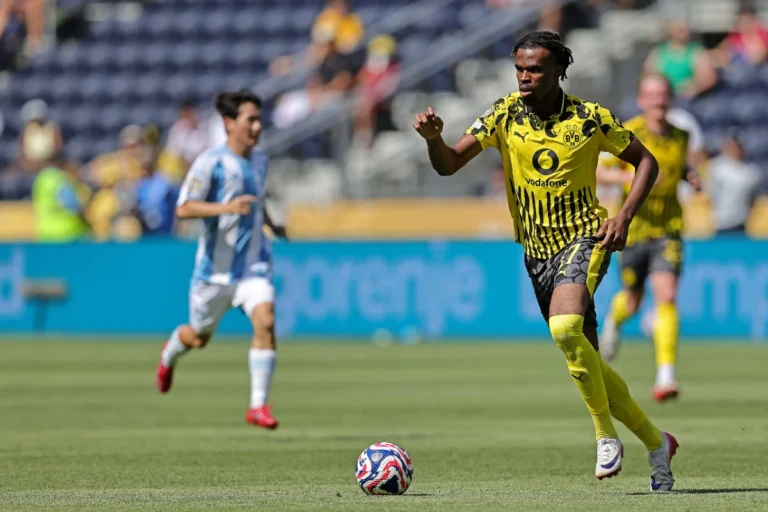 Carney Chukwuemeka retourne à Dortmund ©Alamy