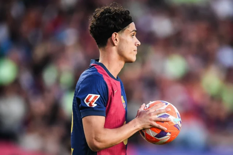 Hector Fort visé par le Milan AC, Dortmund et l'Ajax ©Alamy