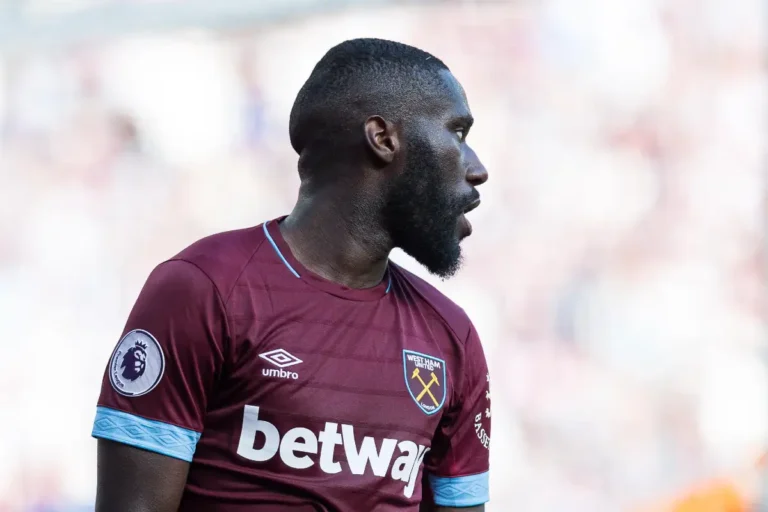 Arthur Masuaku débarque à Lens ©Alamy