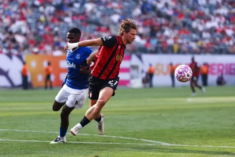 Le PSG est proche de recruter un défenseur pour plus de 60 millions d'euros ©Alamy