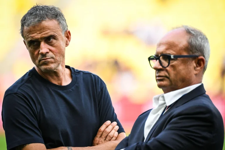 Le PSG recrute Khalil Ayari ©Alamy