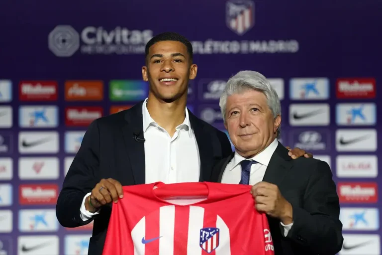 Liga : Mouriño quitte Madrid (Officiel)