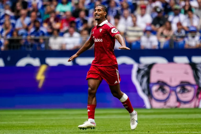 Loïc Badé avec le FC Séville @Alamy