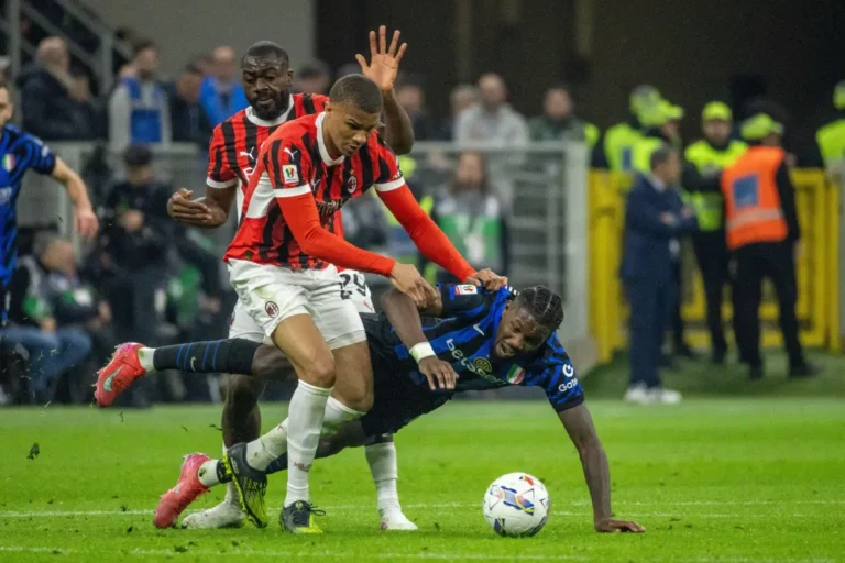 Malick Thiaw rejoint la PL ©Alamy