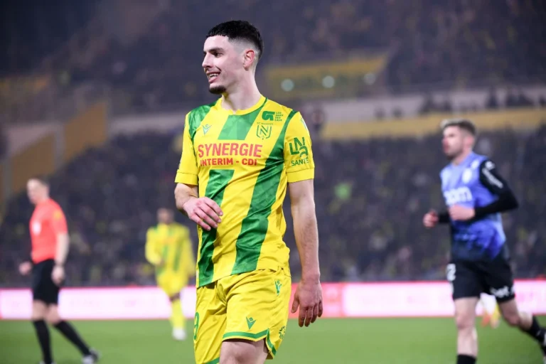 Matthis Abline avec le FC Nantes @Alamy