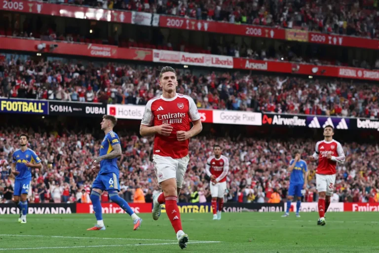 Premier League : Les Gunners explosent Leeds et prennent les commandes