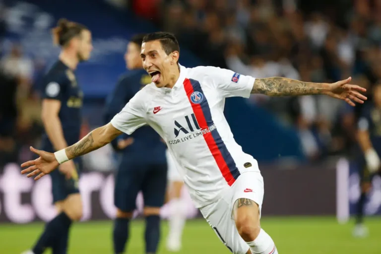 Vidéo : l'incroyable coup franc d'un ancien du PSG brûle la toile