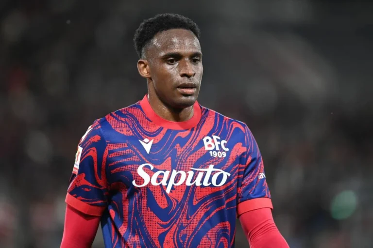 Jhon Lucumi à l'échauffement avec Bologne @Alamy