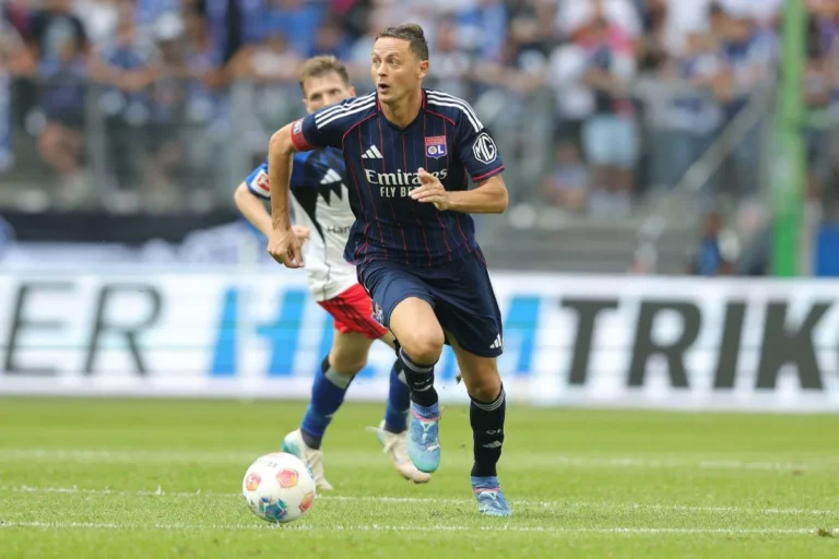 Matic sous le maillot de l'OL @Alamy