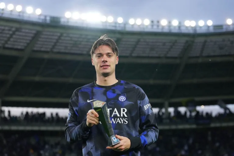 Nicola Zalewski sous le maillot de l'Inter Milan @Alamy