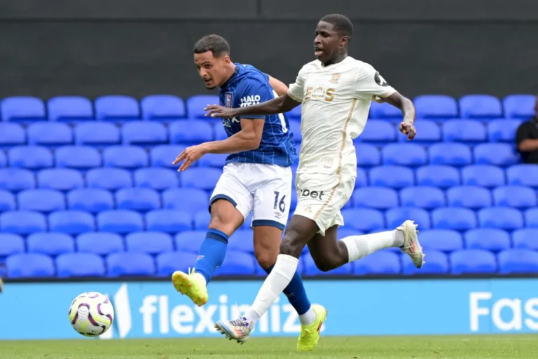 Amidou Doumbouya avec Nice @Alamy