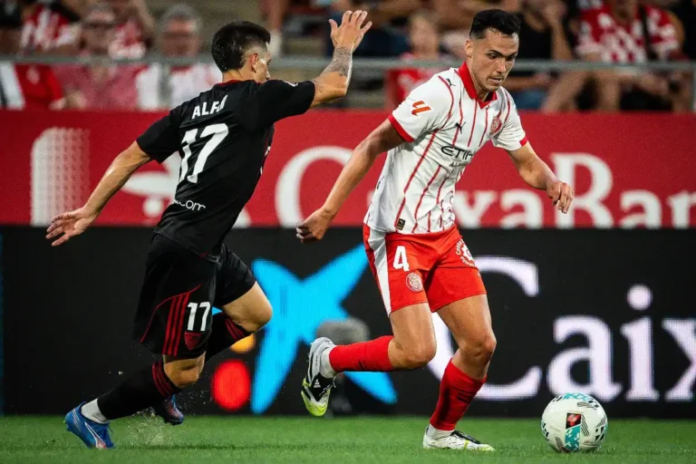 Arnau Martínez avec Gérone @Alamy