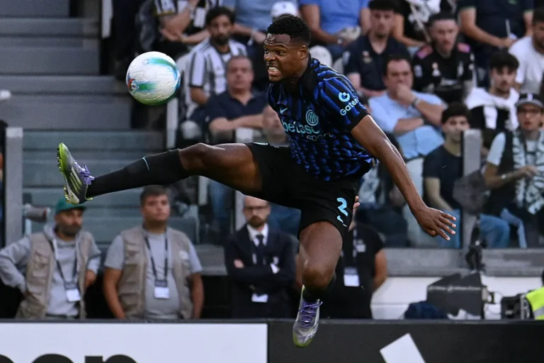 Denzel Dumfries avec l'Inter Milan @Alamy