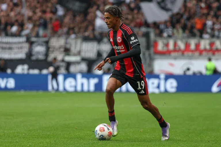 Jean-Mattéo Bahoya avec Francfort @Alamy