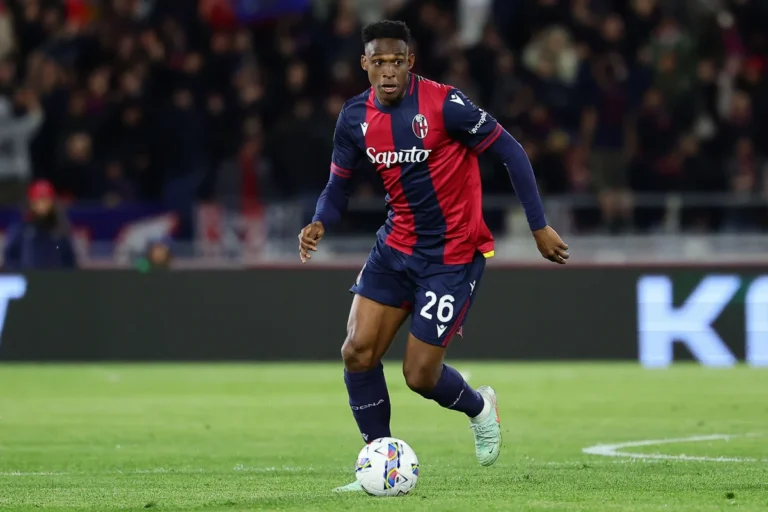 John Lucumi avec Bologne @Alamy