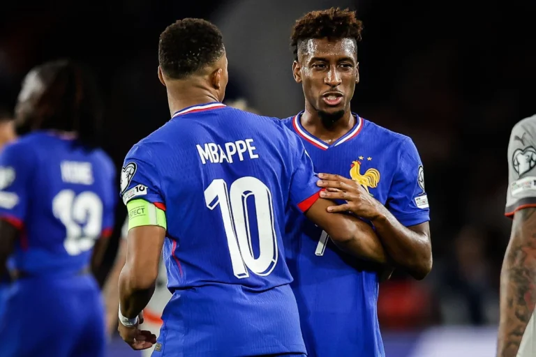 Kinsley Coman et Kylian Mbappé ©Alamy