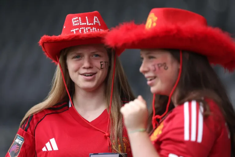 Man City : il est viré à cause d'un maillot de Man United