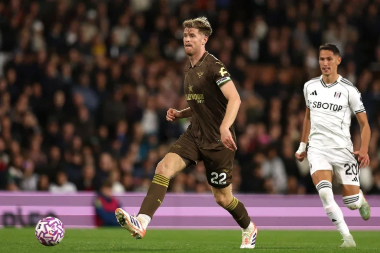 Nathan Collins avec Brentford @Alamy