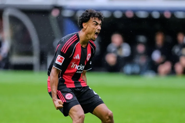 Nathaniel Brown avec Francfort @Alamy