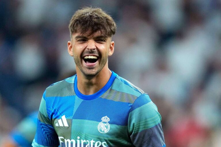 Raúl Asencio avec le Real Madrid @Alamy