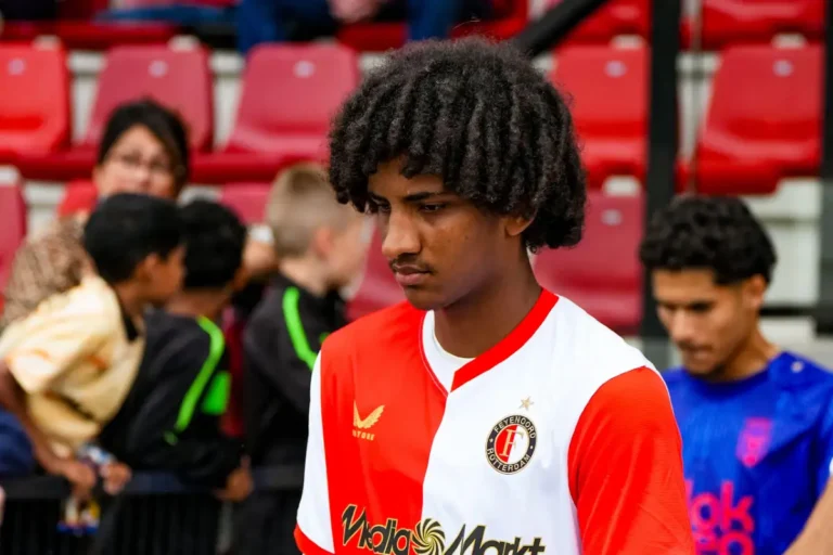 Reims : un défenseur pose problème