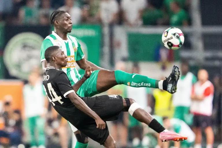 Serge-Philippe Raux-Yao avec le Rapid Vienne @Alamy