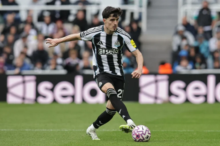 Tino Livramento ciblé par Arsenal ©Alamy