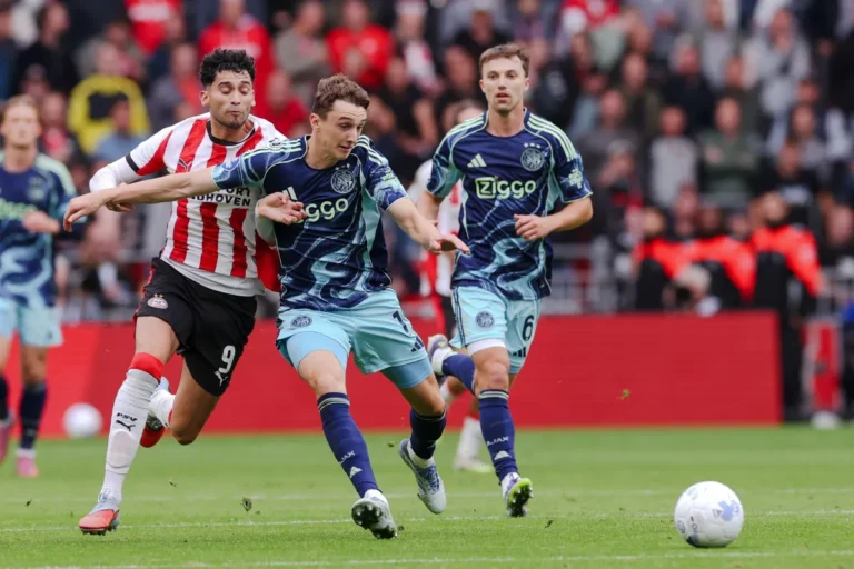 Youri Baas avec l'Ajax @Alamy