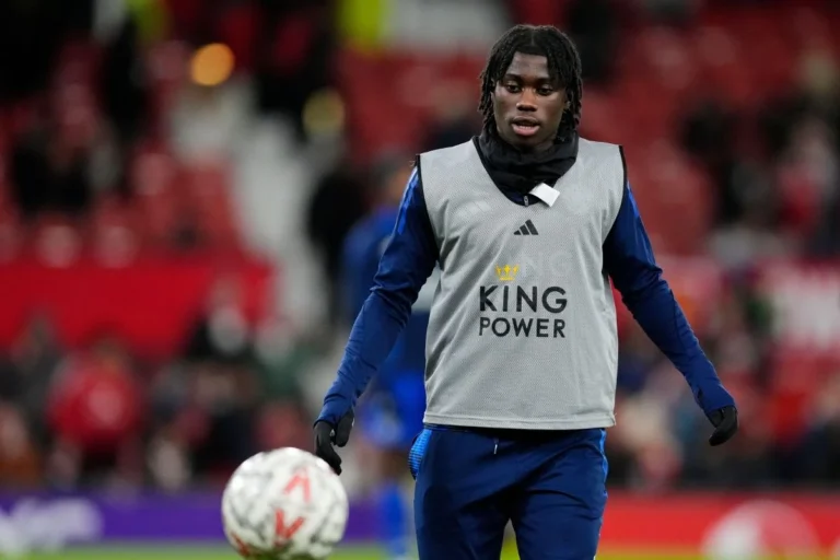 Jeremy Monga à l'échauffement avec Leicester @Alamy