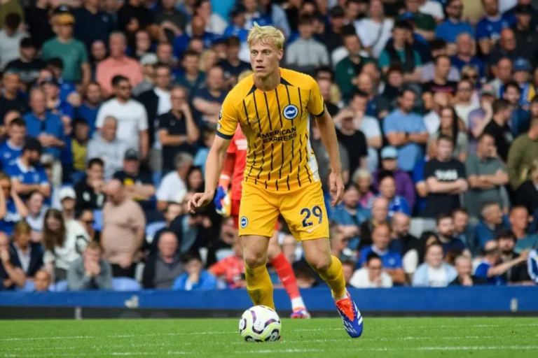 Jan Paul van Hecke sous le maillot de Brighton @Alamy