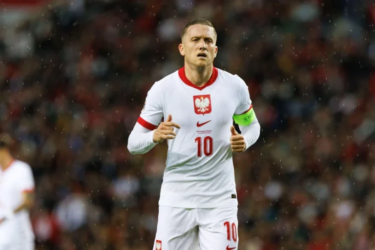 Piotr Zielinski sous le maillot de la Pologne @Alamy