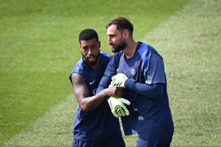 Cet indésirable du PSG récompensé dans sa nouvelle ligue