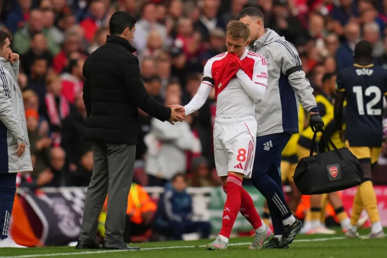 Mikel Arteta et Martin Odegaard - Arsenal ©Alamy